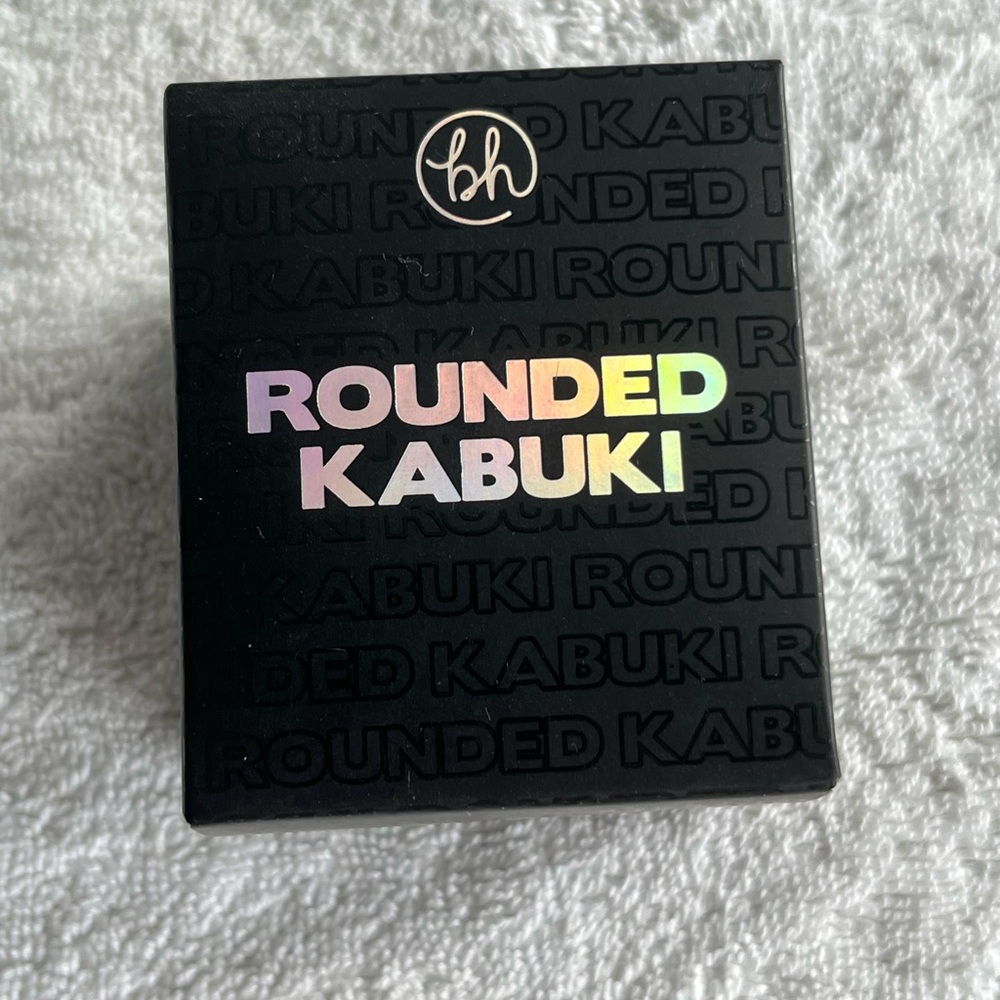 BH Cosmetics Rounded Kabuki Brush